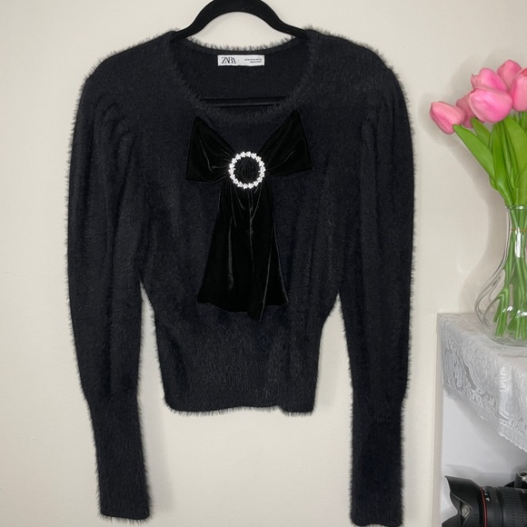 ZARA Black Sweater with Velvet Bow - Picture 3 of 3